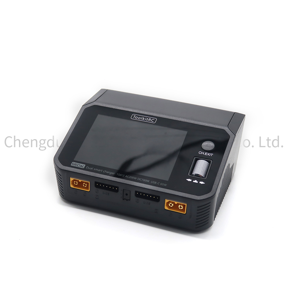 ToolkitRC M6DAC AC 200W DC 700 - đánh giá và giá Toolkitrc M6Dac Smart Charger